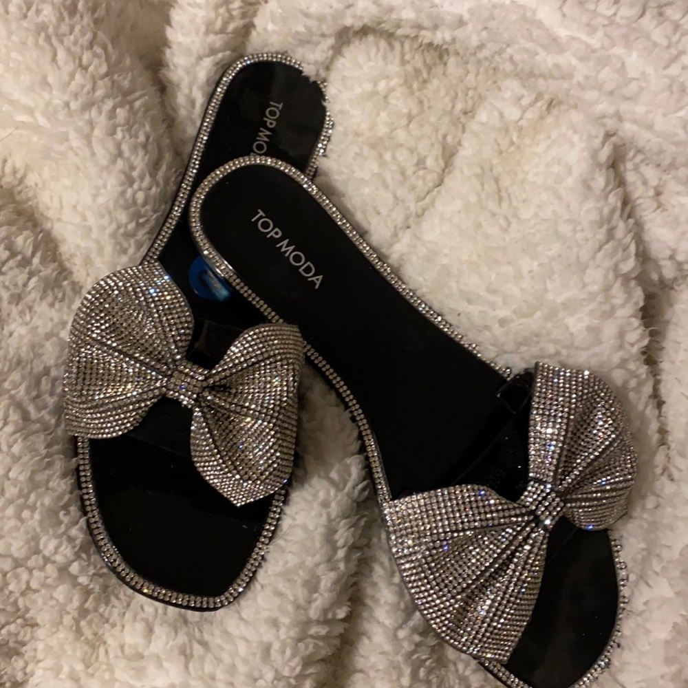 Sparkly bow sandals